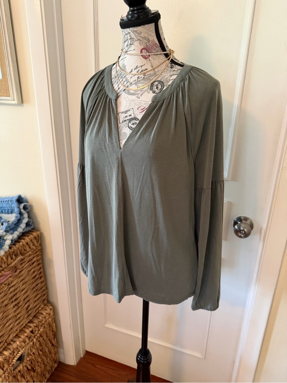 Lucky Brand Olive Gray Modal Peasant Blouse Long Sleeve Medium - Picture 3 of 10